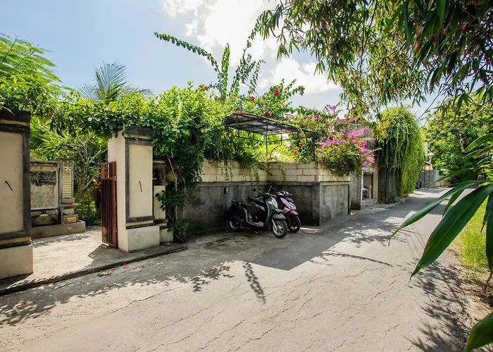 Hotel The Parnas 3*